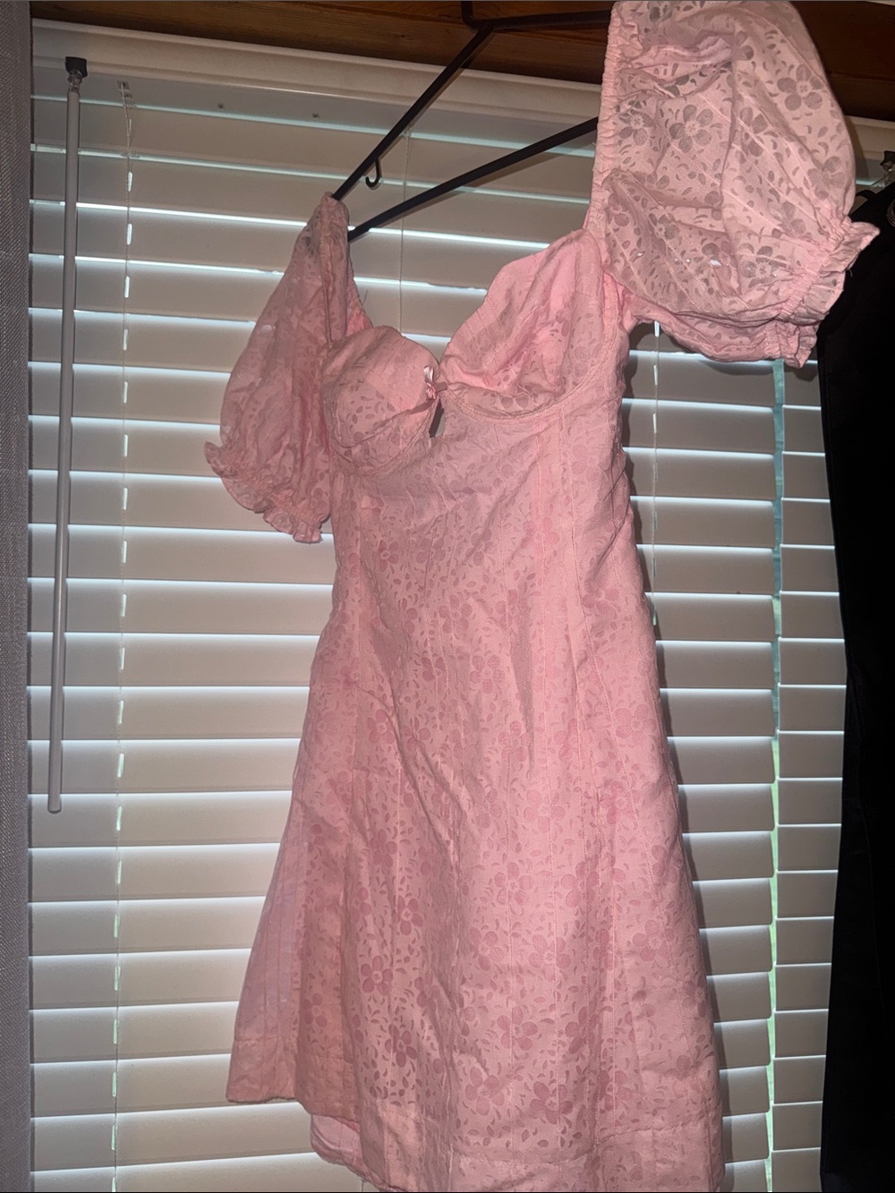 Puff-Sleeve Pink Mini Dress with Sweetheart Bodice